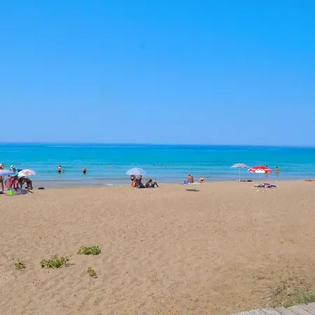 House Litsa With Parking And Gardens 50m From Agios Gordios Διαμέρισμα *