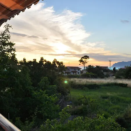 Διαμέρισμα House Litsa With Parking And Gardens 50m From Agios Gordios *